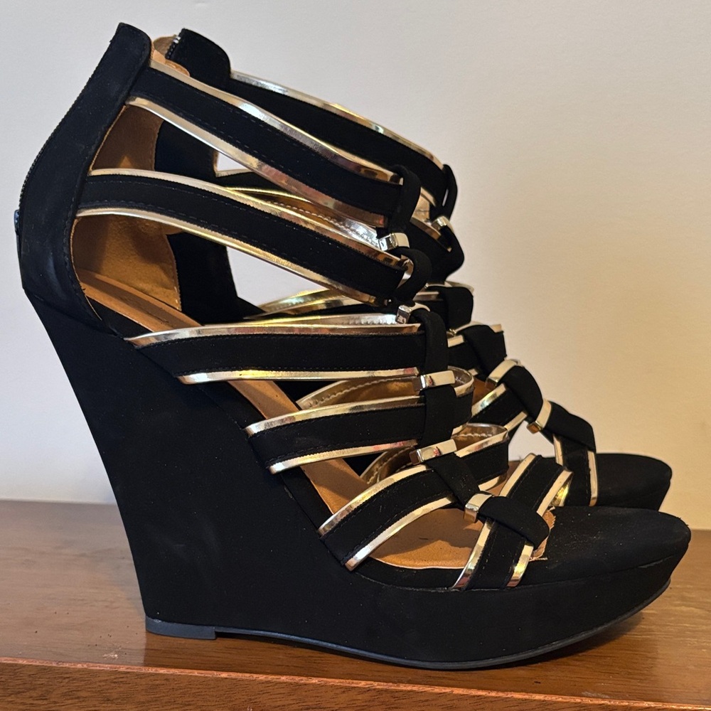 Cupid Black and Gold Strappy Wedges